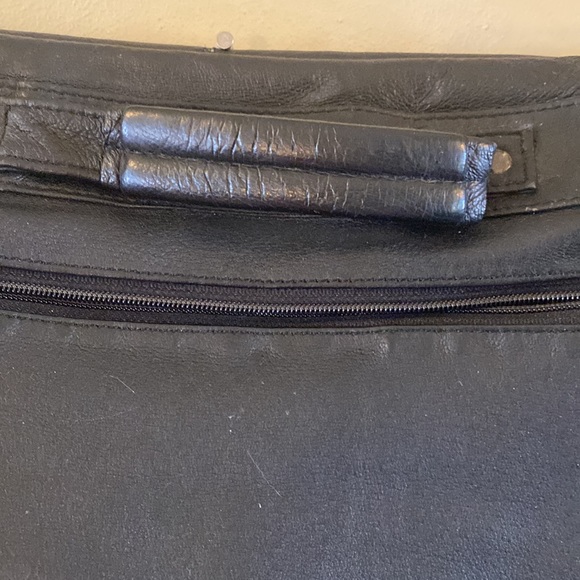 GUC. Business/travel, carrying black, faux, leather briefcase. - Picture 6 of 16